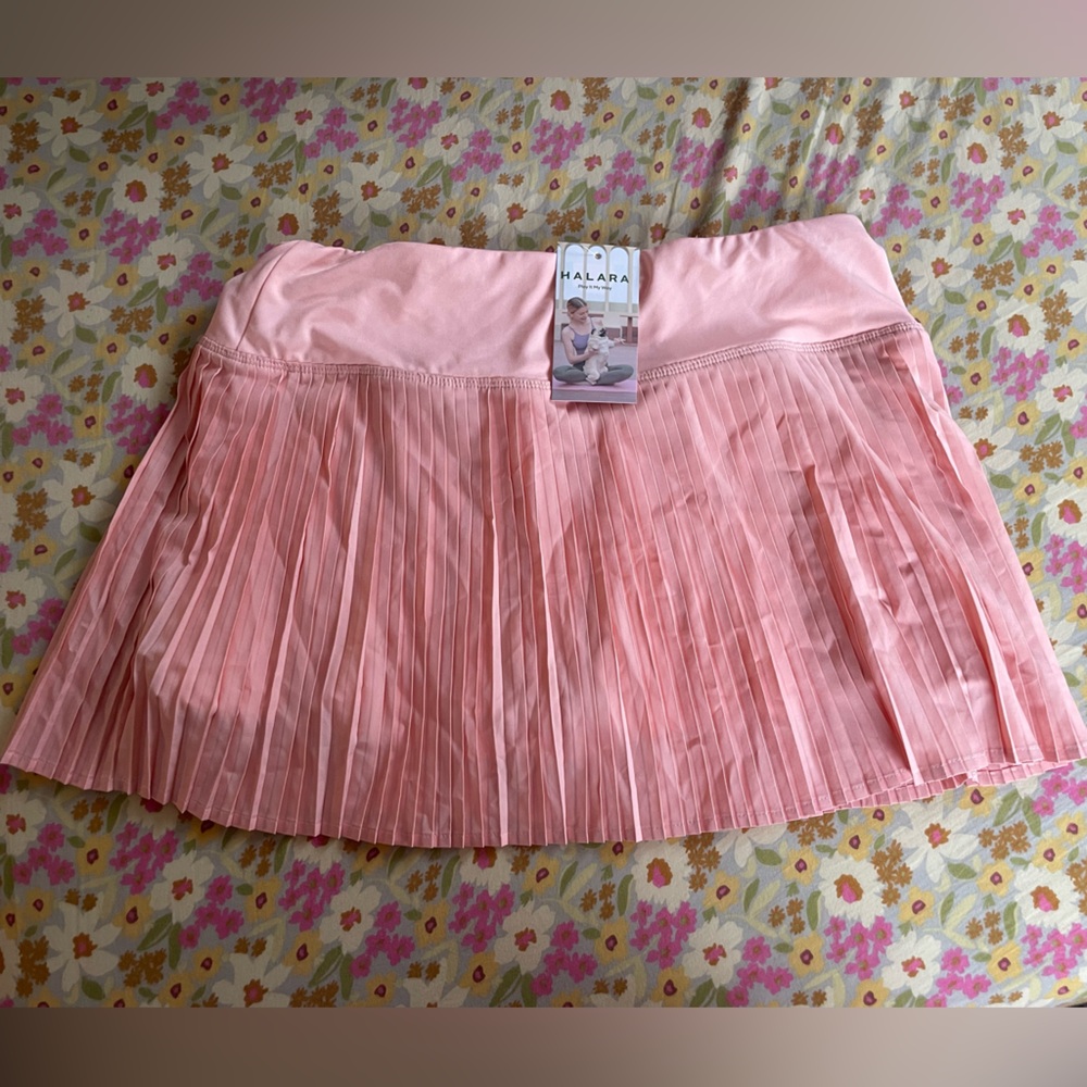 HALARA NWT Soft Pink Pleated Mini Skirt with built in shorts